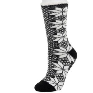 New Cuddl Duds Socks